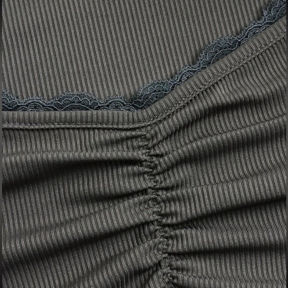 ROMWE Solid Ruched Tee Dark Grey Small - Picture 4 of 4